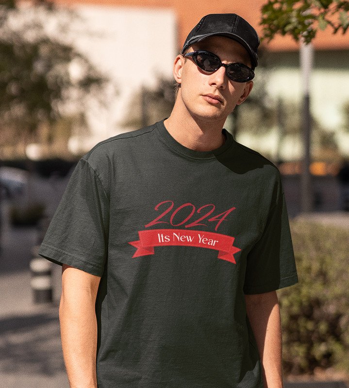 Welcome 2024Green Graphics Printed T-shirt For Mens On New Year Theme Best Gift For New Year